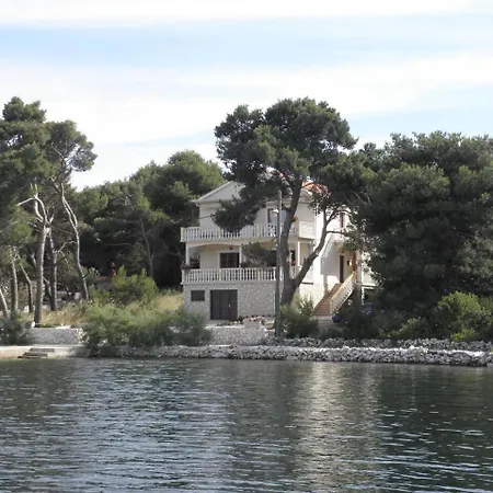 Mili - Seaview Veli Rat